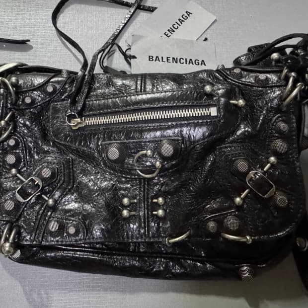 발렌시아가 xs 르 카골 피어싱 백