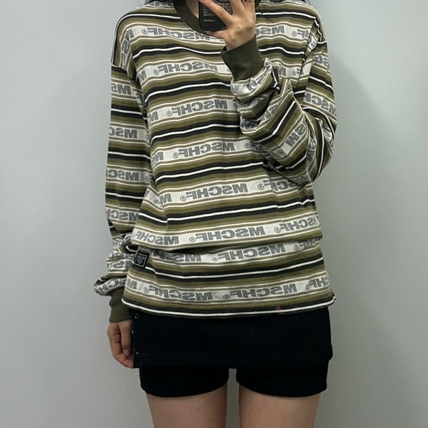 미스치프 패턴 롱 슬리브
