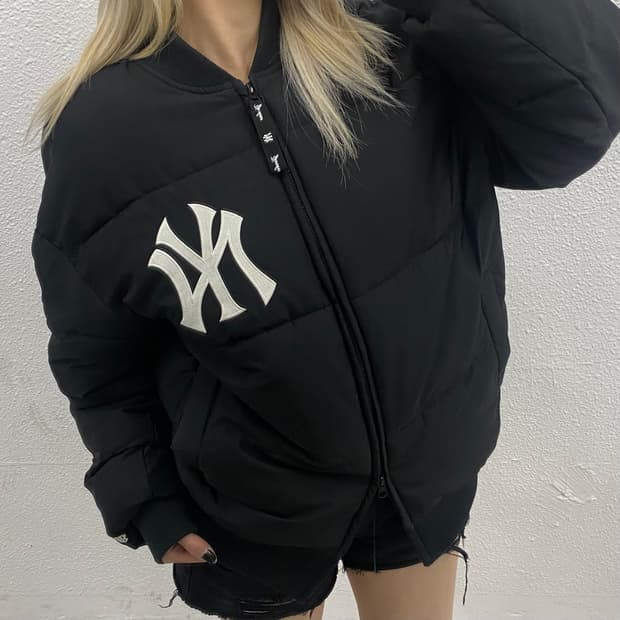 뉴에라 자수로고 블랙 패딩 110