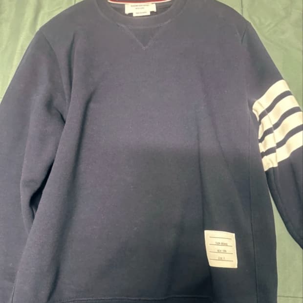 (새상품급시착1회)톰브라운 사선완장맨투맨3사이즈