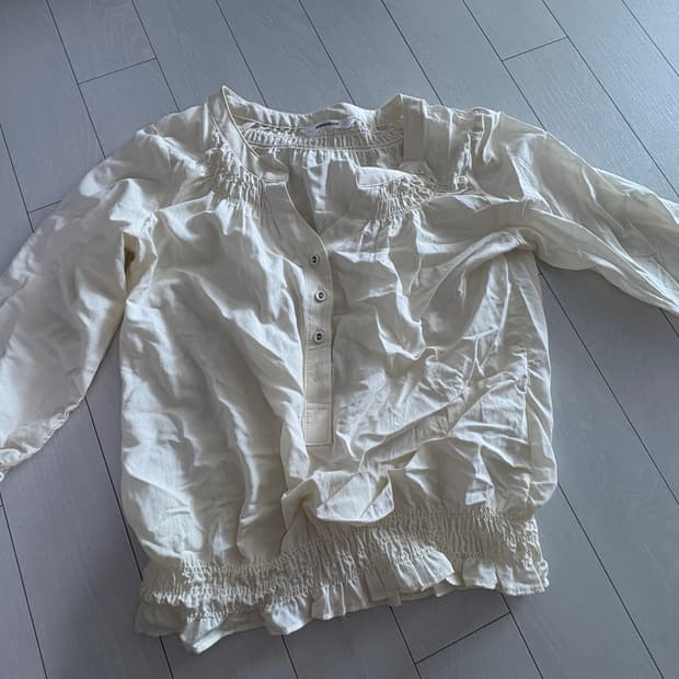 데이도어 블라우스