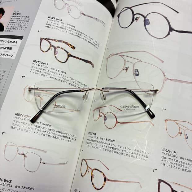 Calvin Klein 캘빈클라인 골드 무테 안경