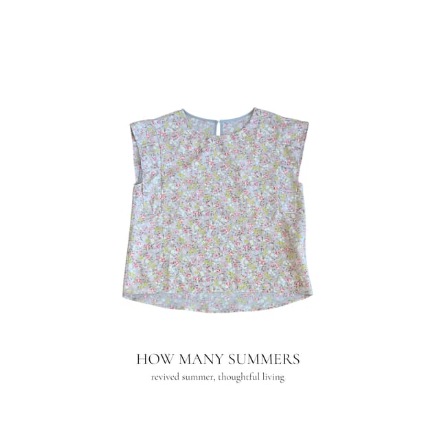 파스텔 잔꽃무늬 어깨 프릴 민소매 블라우스