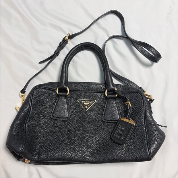 프라다 비텔로 다이노 삼각로고 숄더백