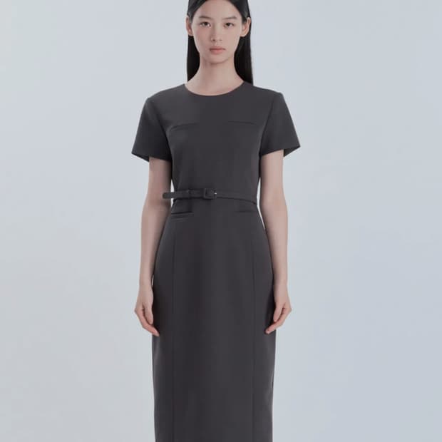 마우솔레움 Belted Round Neck Long Suit Dress