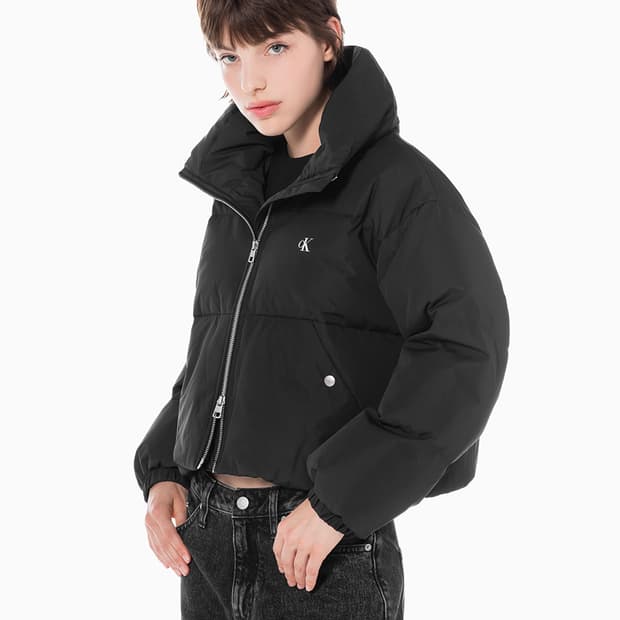캘빈클라인 진 여 볼륨 넥 크롭 다운 푸퍼 패딩 블랙S J223412