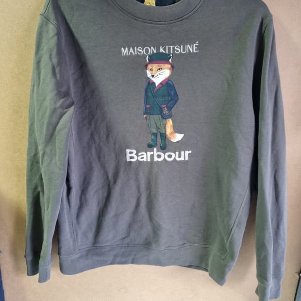 바버 메종키츠네 콜라보 맨투맨 