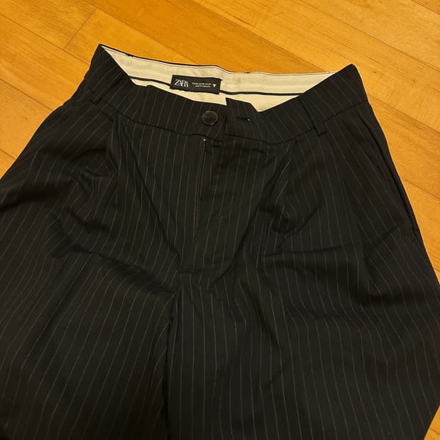 자라 핀턱 핀스트라이프 슬랙스 네이비 XS