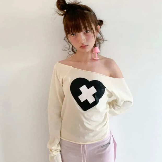 샵페어리 크로스 하트 오프숄더