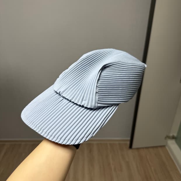 Issey Miyake 옴므플리세 플리츠모자 스카이블루