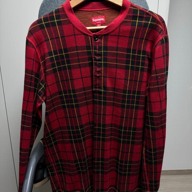 Supreme Checkerd Henryneck Longsleeve