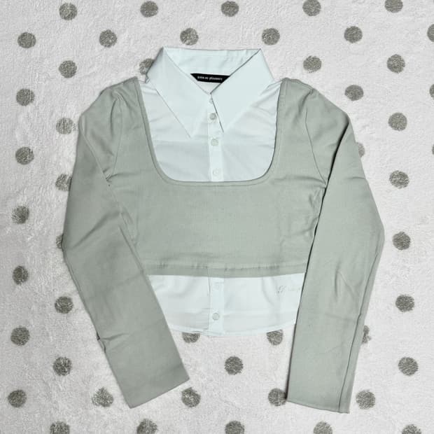 페인오어플레져 에블린 셔츠탑 라이트그레이