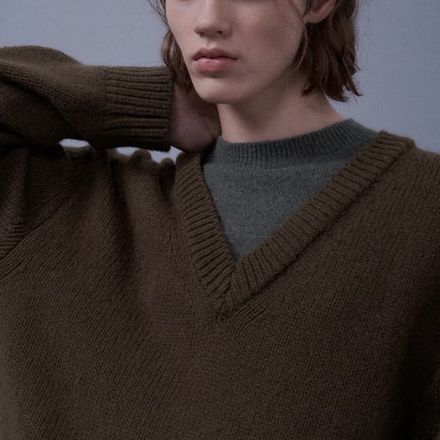 시스템옴므 파리스 울 블렌드 더블 넥 니트탑