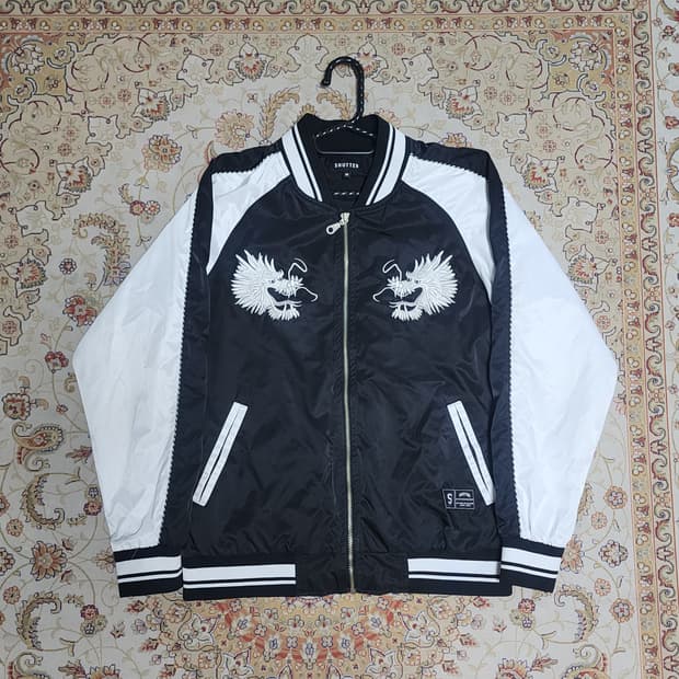 Shutter 셔터 자수 스카쟌 m