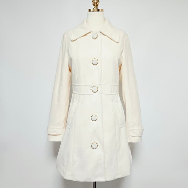 리즈리사 아이보리 코트