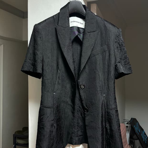 새상품) 앤더슨벨 Andersson Bell 크링클 숏 슬리브 블레이저