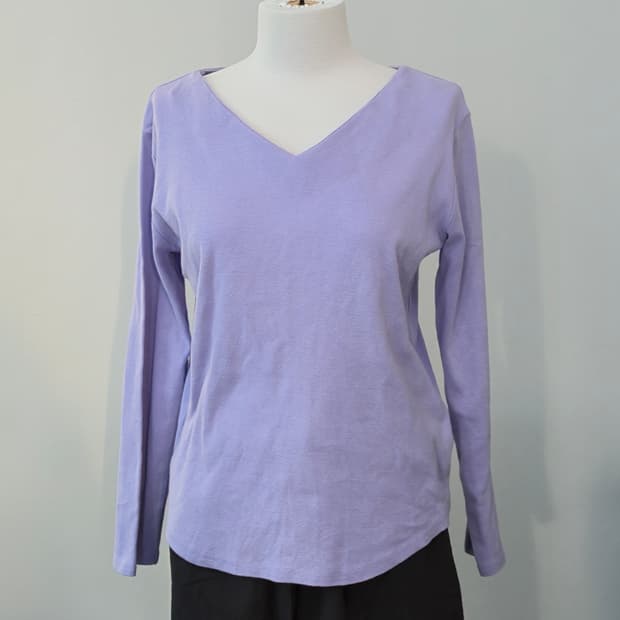 연보라 긴팔 티셔츠