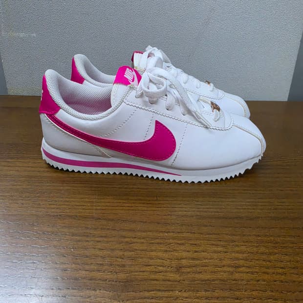 나이키 코르테즈 화이트핑크