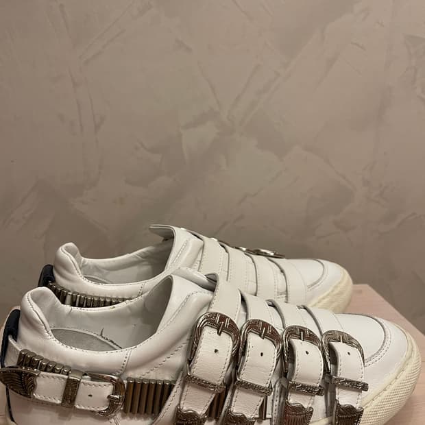 토가 풀라(Toga Pulla) 버클 스니커즈 화이트 37 