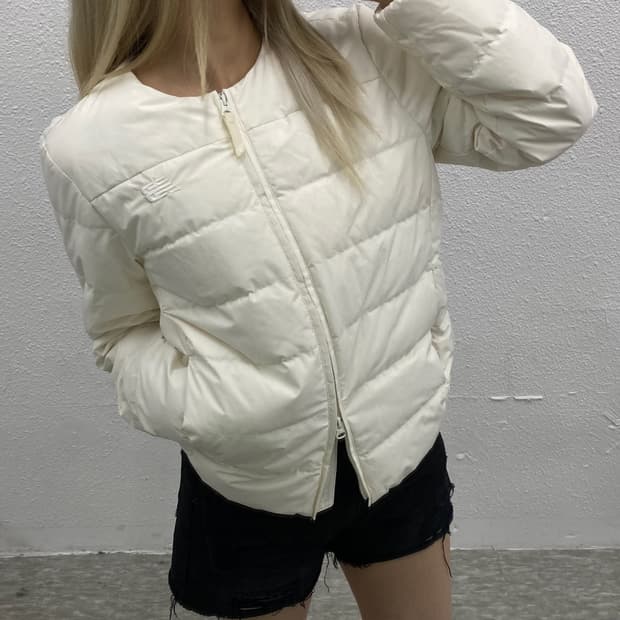 뉴발란스 센터로고 아이보리 투웨이 경량 패딩 M