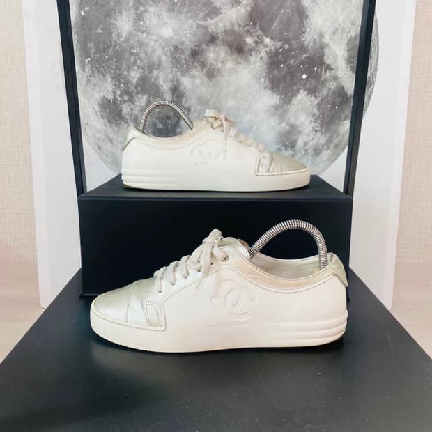 36 정품) 샤넬 러버 실버 레더 스니커즈 235