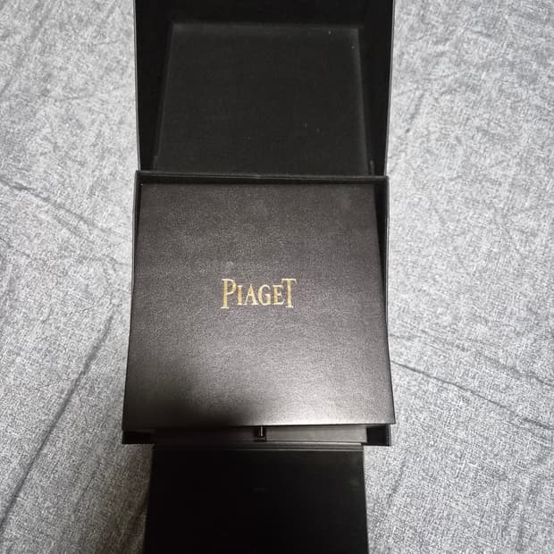 정품 ] PIAGET 피아제 시계 박스 케이스 판매합니다 :)