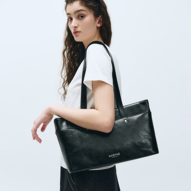 마리떼 프랑소와 저버 25ss 블랙 숄더백