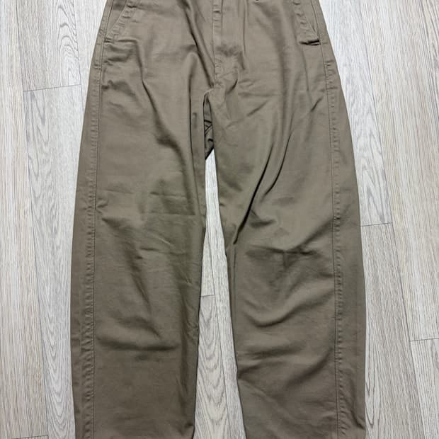 유니클로 와이드 핏 치노팬츠