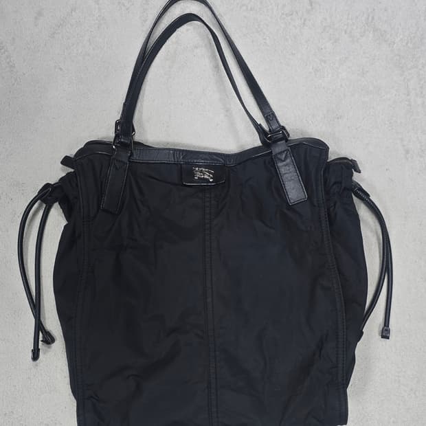 버버리 버클레이 나일론 금속장식 토트백