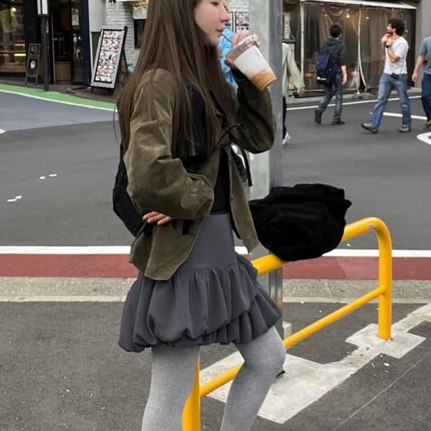 캐롤쇼페 볼륨 미니스커트