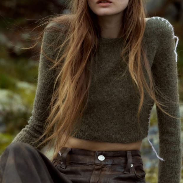 자라 콘트라스트 스티치 니트 크롭 탑