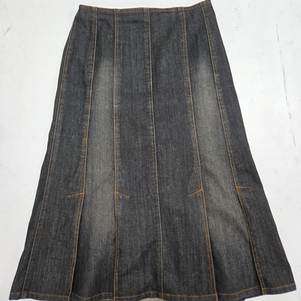 버버리 블랙 데님 플리츠 스커트