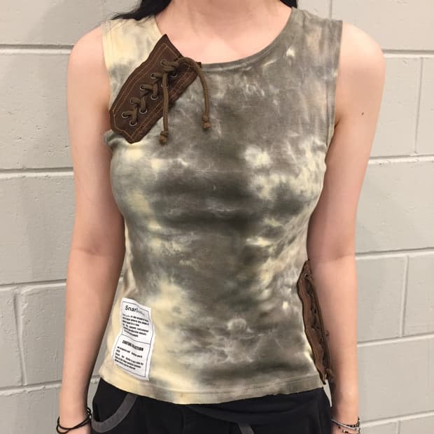 Snarl extra sleeveless