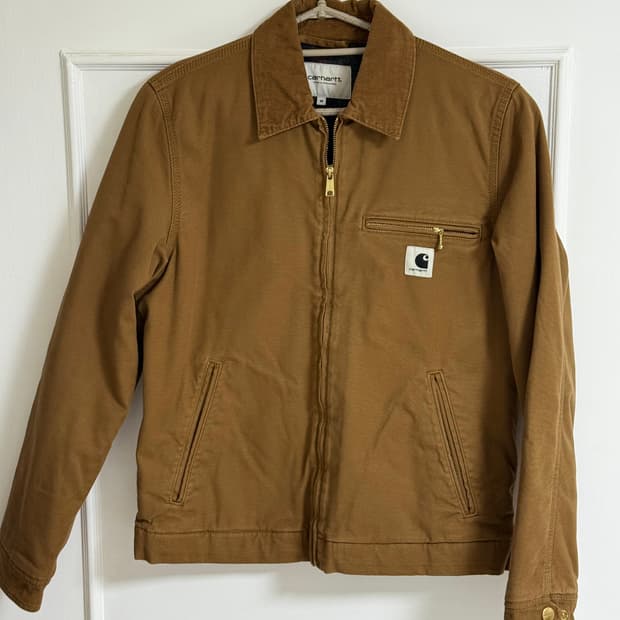 칼하트 아우터 M 사이즈 팝니다.