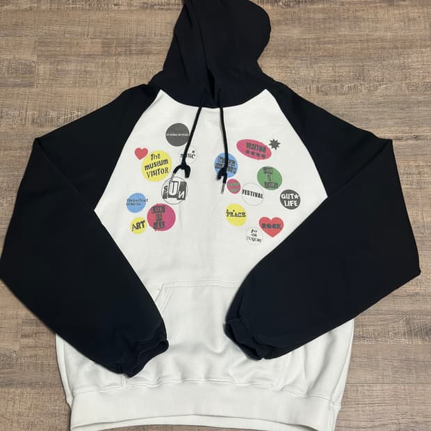 더뮤지엄비지터 (TheMuseumVisitor) 후드티