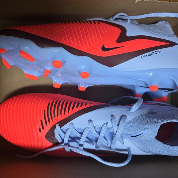 나이키 팬텀 6 하이 아카데미 FG