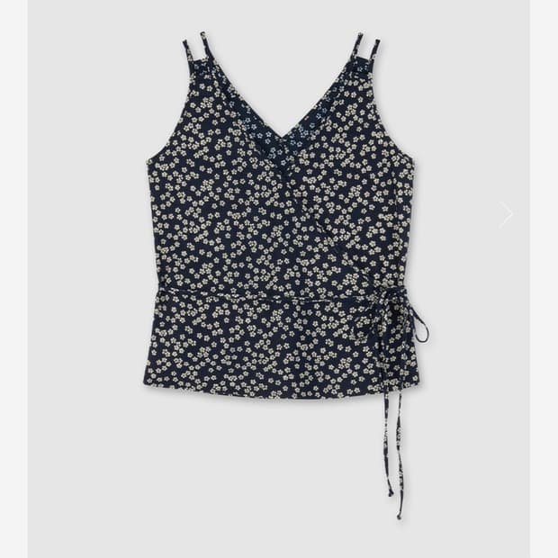 얼바닉 URBANIC meadow wrap top M사이즈 새상품