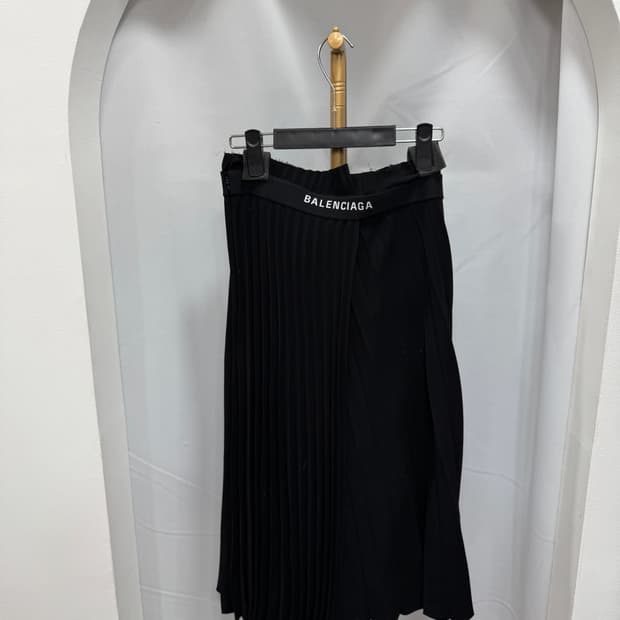 백화점판 발렌시아가 스커트 38사이즈 