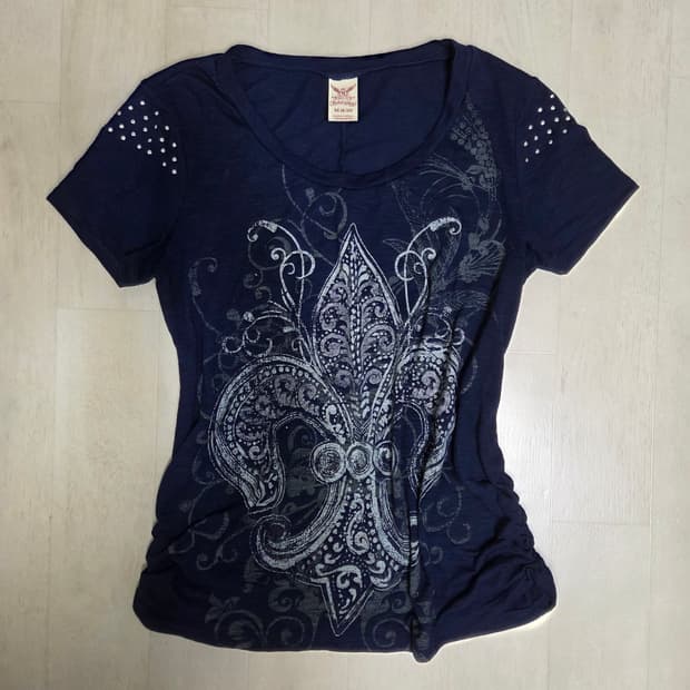 백합 스터드 셔링 티셔츠 t-shirt