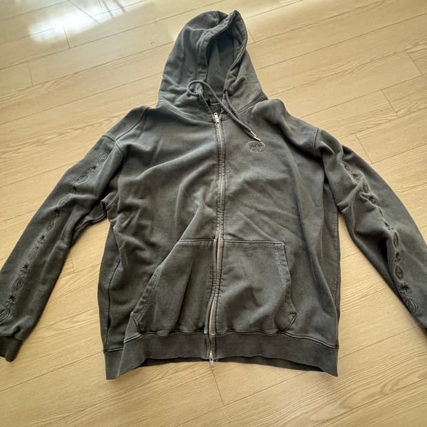 꼼파뇨 후드집업 챠콜