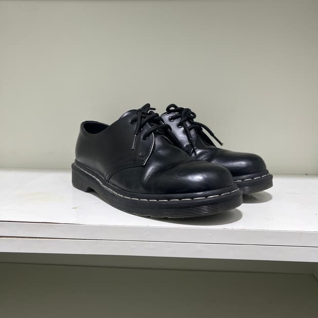 닥터마틴 화이트 스티치 260