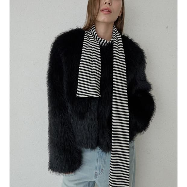 오데스 아멜리아 퍼자켓 블랙 