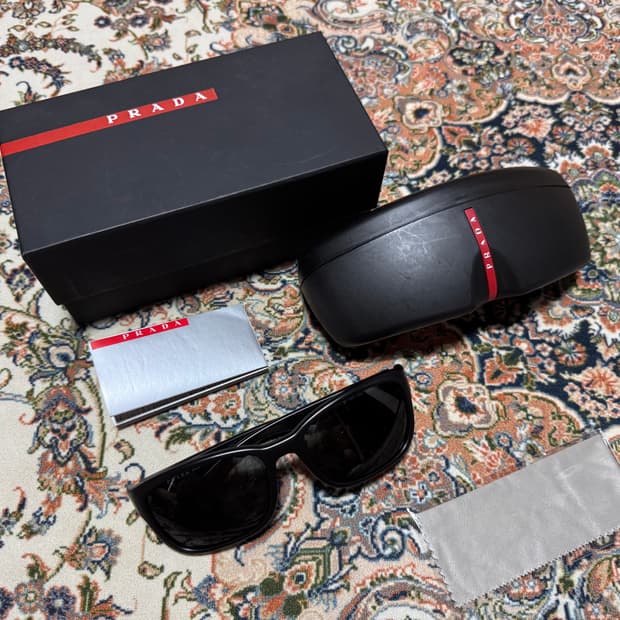 PRADa Linea Rossa sunglasses sps05v-f