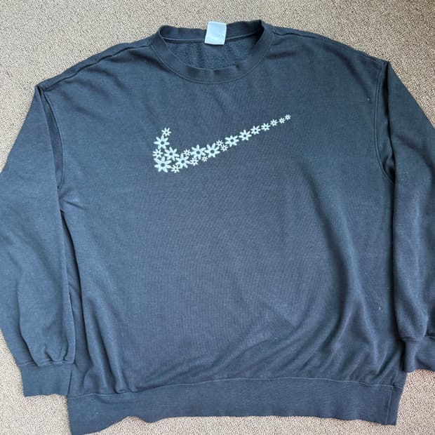Nike Flower Long Sleeve 나이키 플라워 로고 롱 슬리브