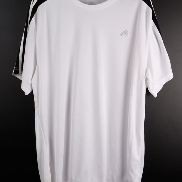 아디다스 흰색 반팔티셔츠