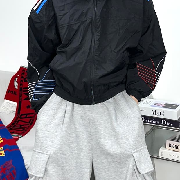 아디다스 블랙 소매 로고 크롭 바람막이 XL