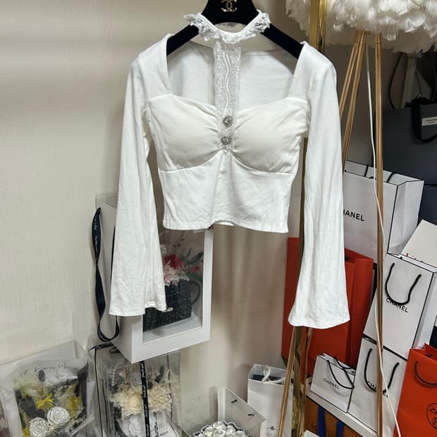 초커 큐빅 버튼 포인트 스퀘어넥 탑