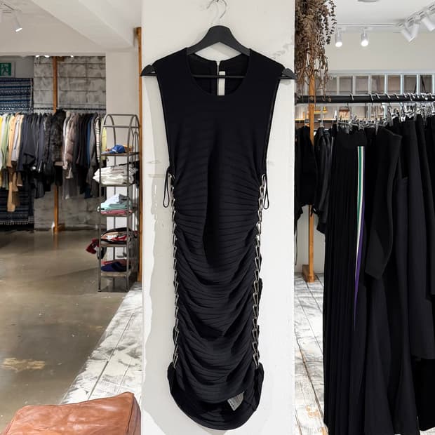 디온 리 블랙 브레이디드 립 니트 미니 드레스