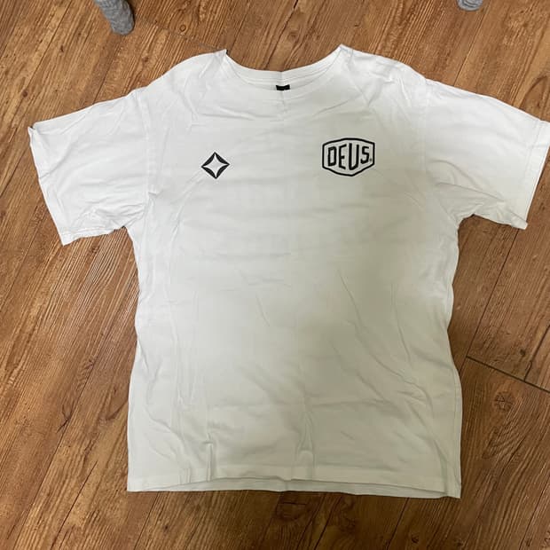 데우스 헬리녹스 콜라보 반팔