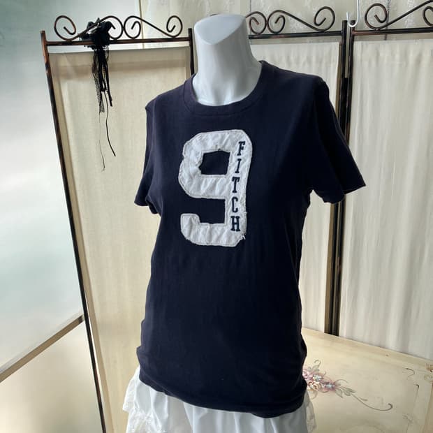Abercrombie number nine short sleeve